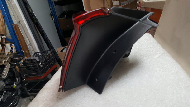 Tylna lewa lampa LED w błotnik VW T-ROC lift 2GA945095D demontaż