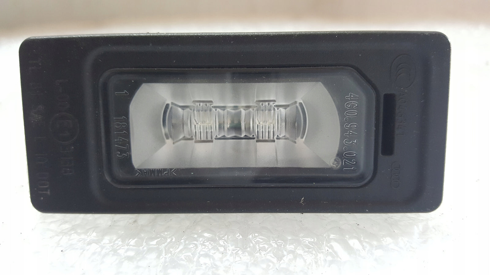 Lampka tablicy rejestracyjnej LED AUDI 4G0943021