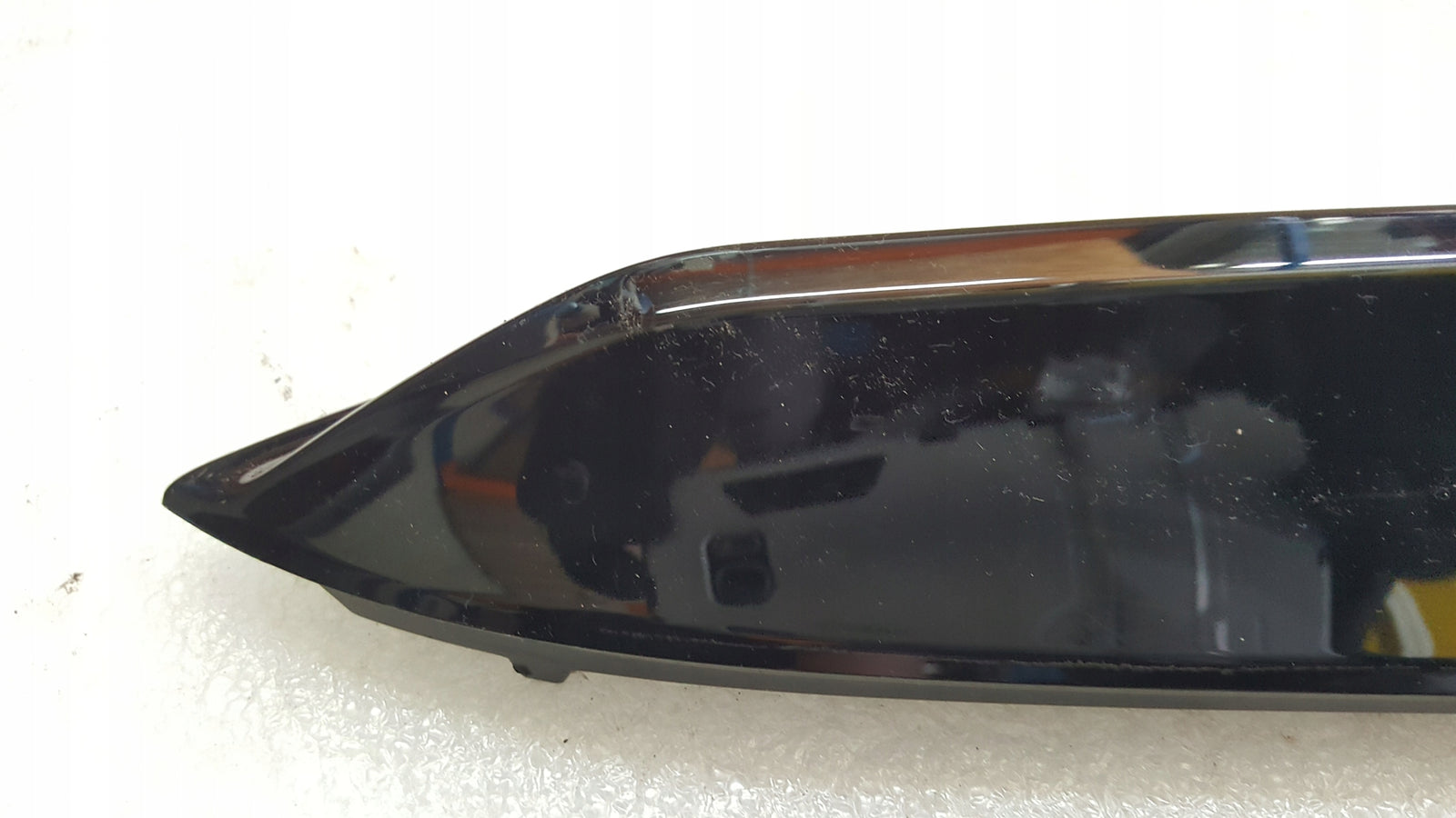 Prawa listwa spoiler klapy AUDI Q3 83F854872