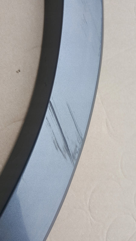 Listwa błotnika prawy przód AUDI Q3 8U0853718A demontaż