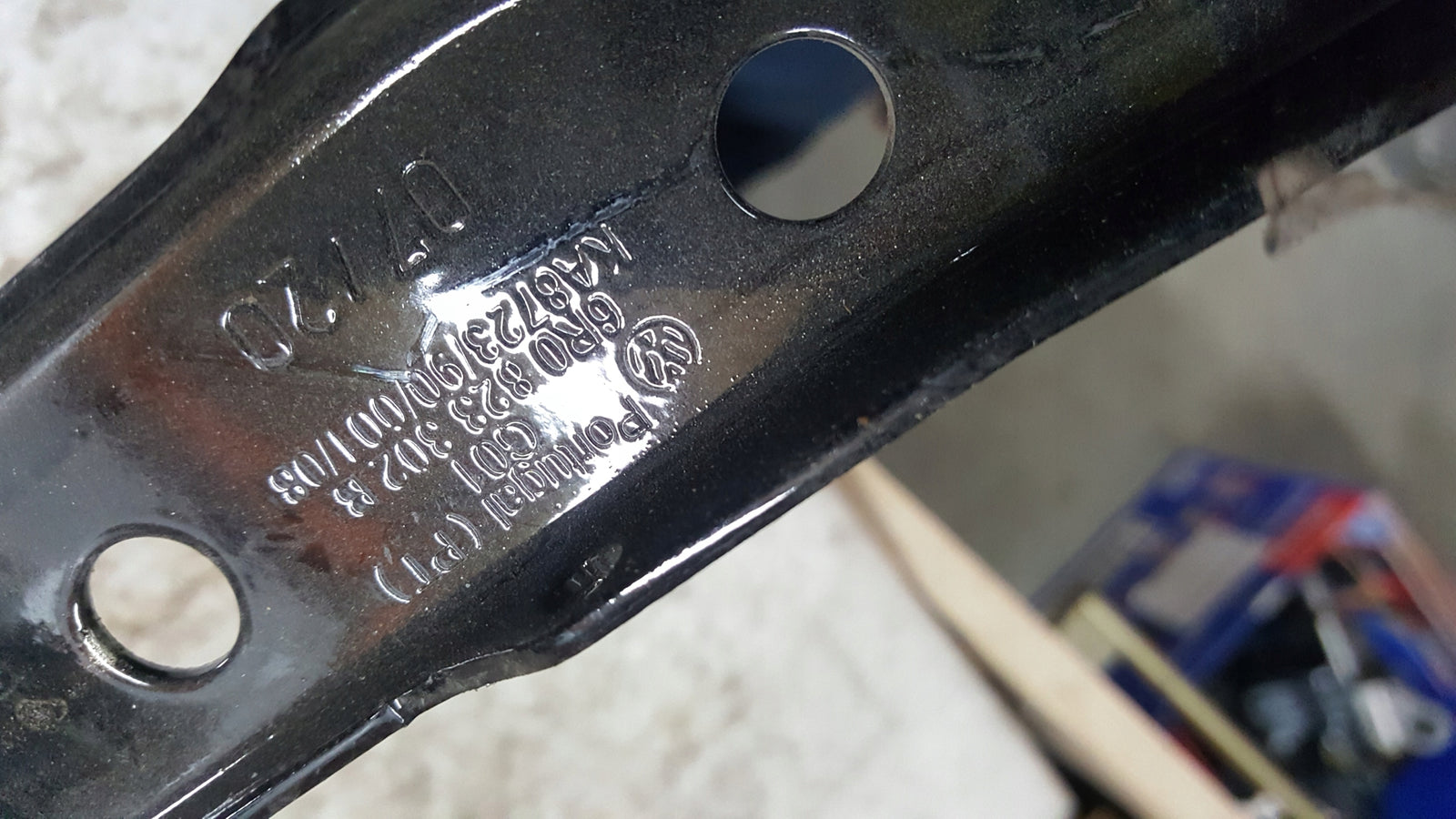 VOLKSWAGEN POLO V 2009-2017 ZAWIASY MASKI LEWY + PRAWY KOMPLET 6R0 ORYGINAŁ