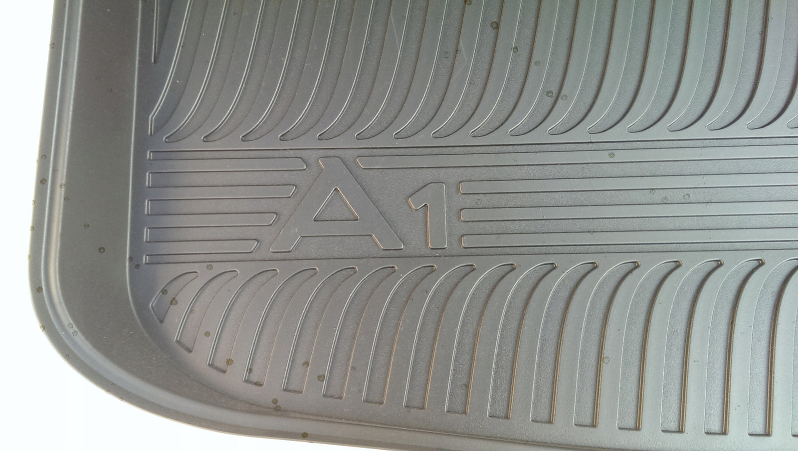 NOWA oryginalna mata bagażnika AUDI A1 8X0061180