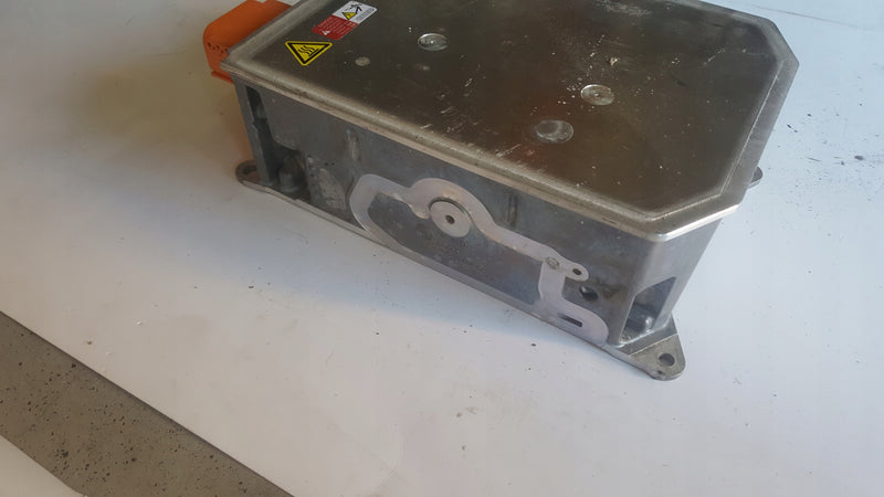 Ładowarka akumulatora moduł VW E-GOLF ARTEON 5QE915681EB demontaż