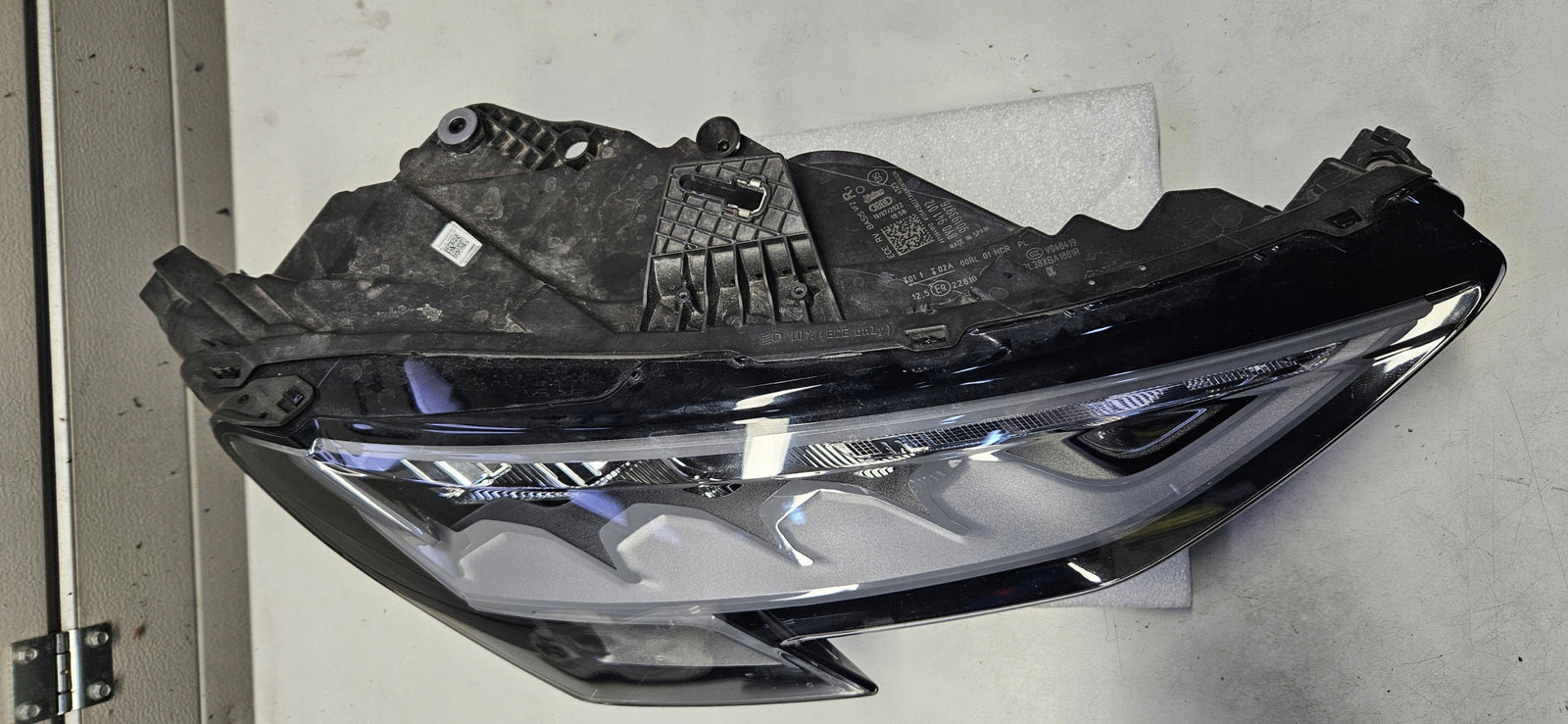 Le kompletny FUL LED Audi A3 8Y0941011 IDEAŁ 2022 i 21r