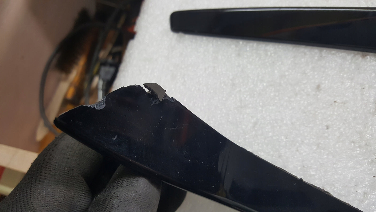 Listwy klapy bagażnika lewa + prawa strona SKODA KAROQ 57A827931 57A827932