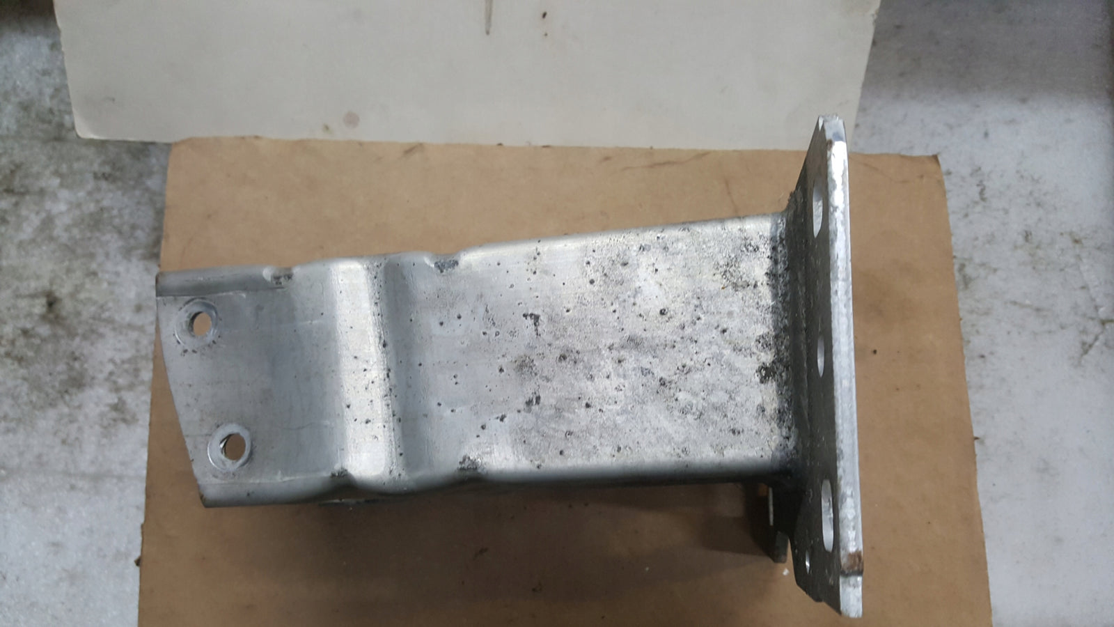 STREFA ZGNIOTU LEWA WZMOCNIENIE 8W0807133 AUDI A4 B9
