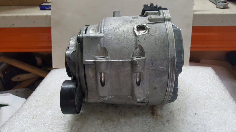 Alternator VW AUDI 4N0903028R demontaż