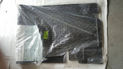 NOWE ORYGINALNE dywaniki gumowe 2-rzędu VW T5 T6 7H0061510
