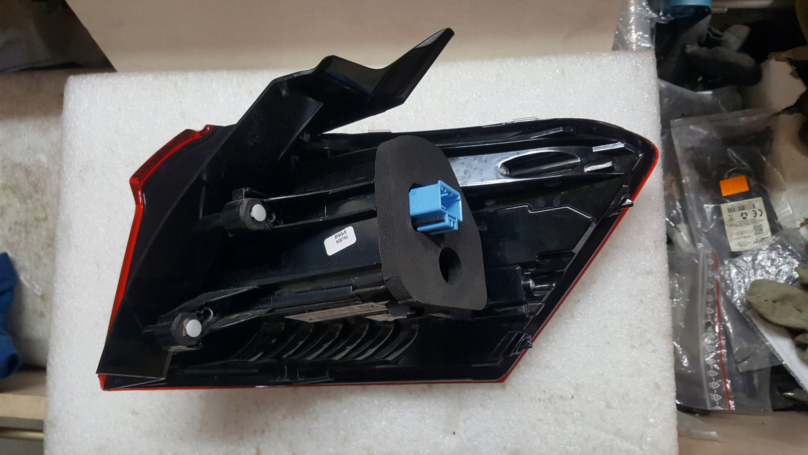 Tylna lewa lampa LED w błotnik VW T-ROC lift 2GA945095D demontaż