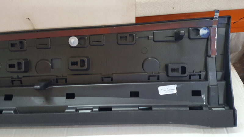 Listwa drzwi prawy tył AUDI Q5 S-LINE 80A853970B demontaż