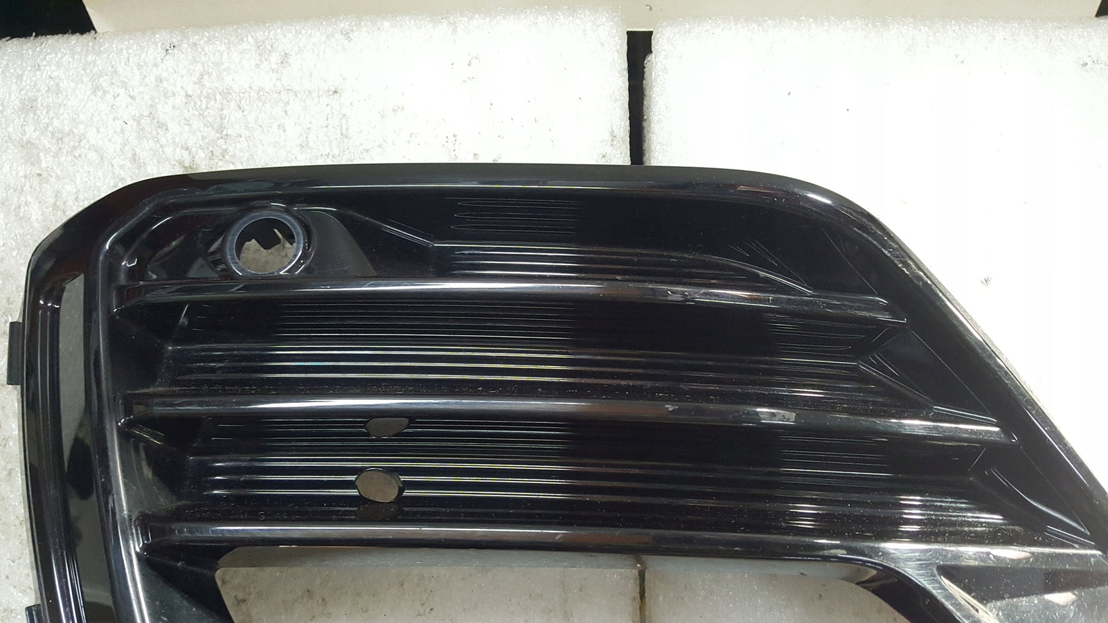 Kratka zderzaka lewy przód SEAT CUPRA ATECA 575853665T