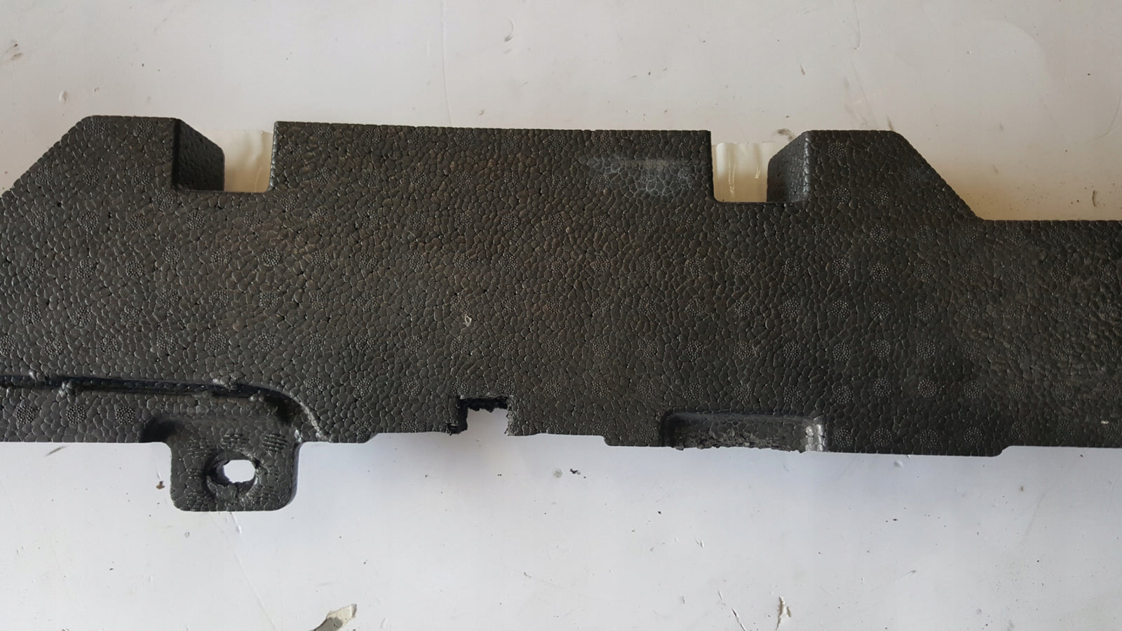 Absorber pianka zderzaka przedniego AUDI e-tron GT 4J3807549B demontaż