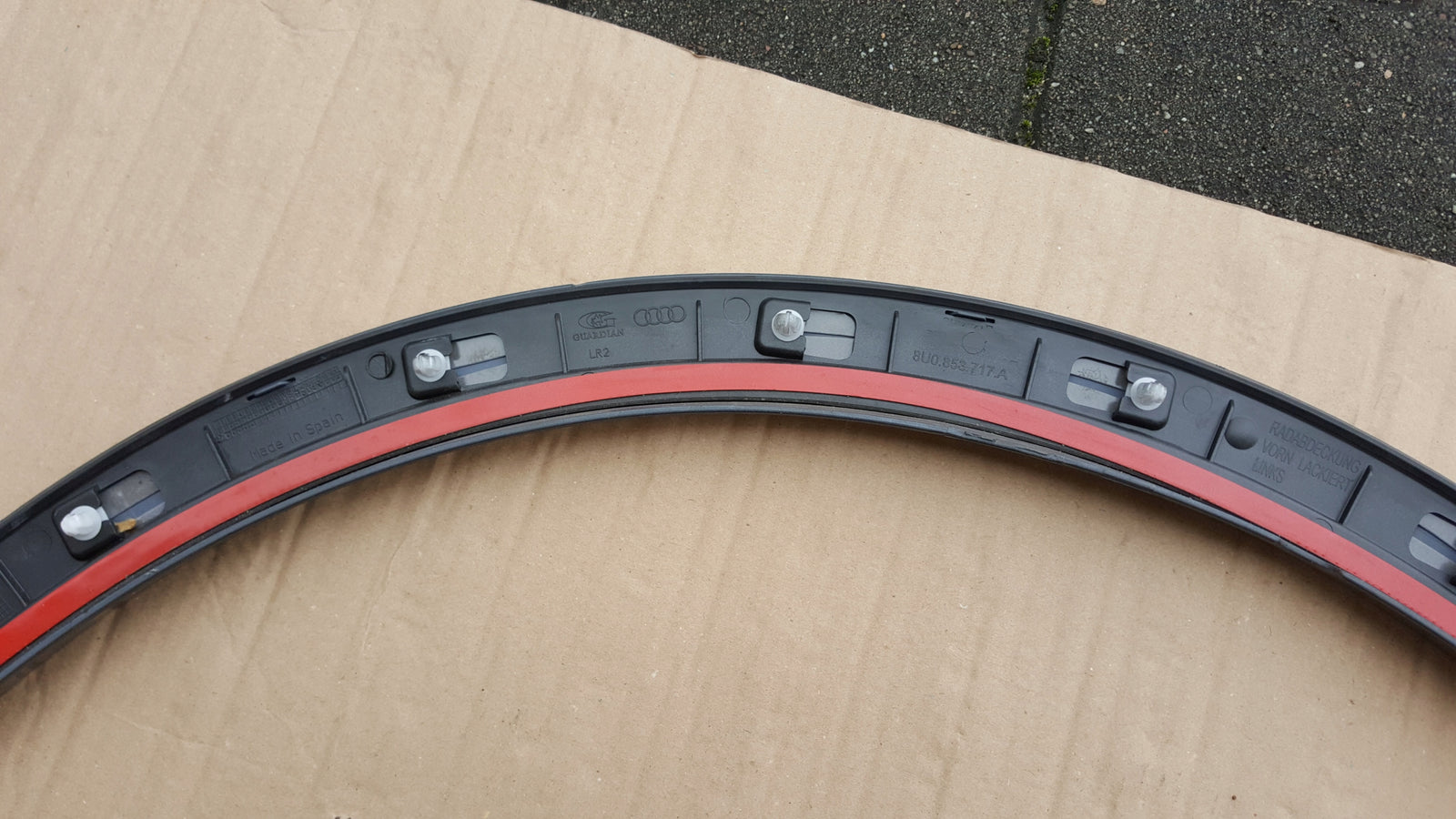 Listwa przednia lewa AUDI Q3 I 8U0 przód lewy 8U0853717A