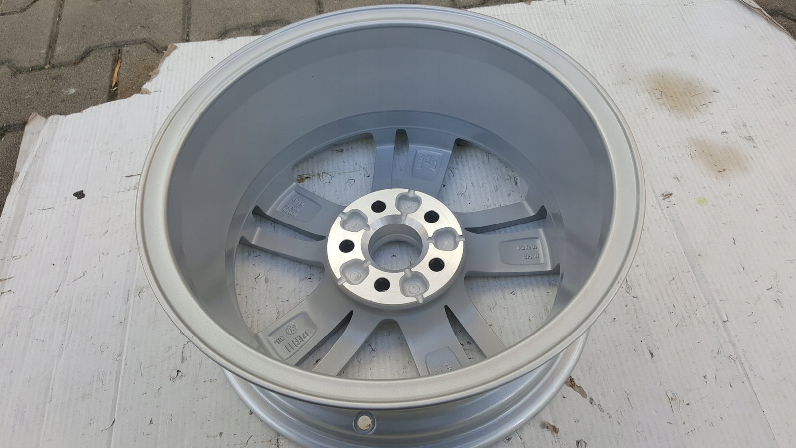 NOWA ORYGINALNA felga aluminiowa VW POLO 6Jx15 et 40 6R0601025AB