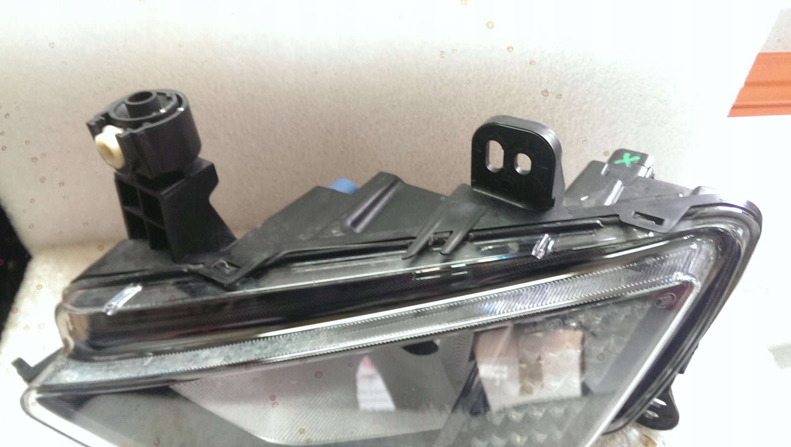 Prawy halogen LED DRL VW POLO 6 2G0941662 demontaż