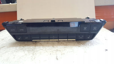 Panel klimatyzacji AUDI Q4 89A820043A demontaż