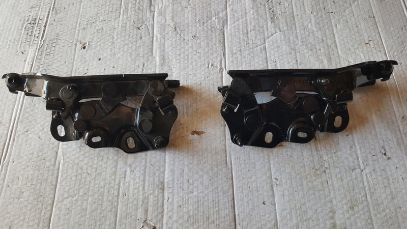 NOWE ORYGINALNE zawiasy maski L+P strona AUDI A3 RS3 8V0823301F 8V0823302F