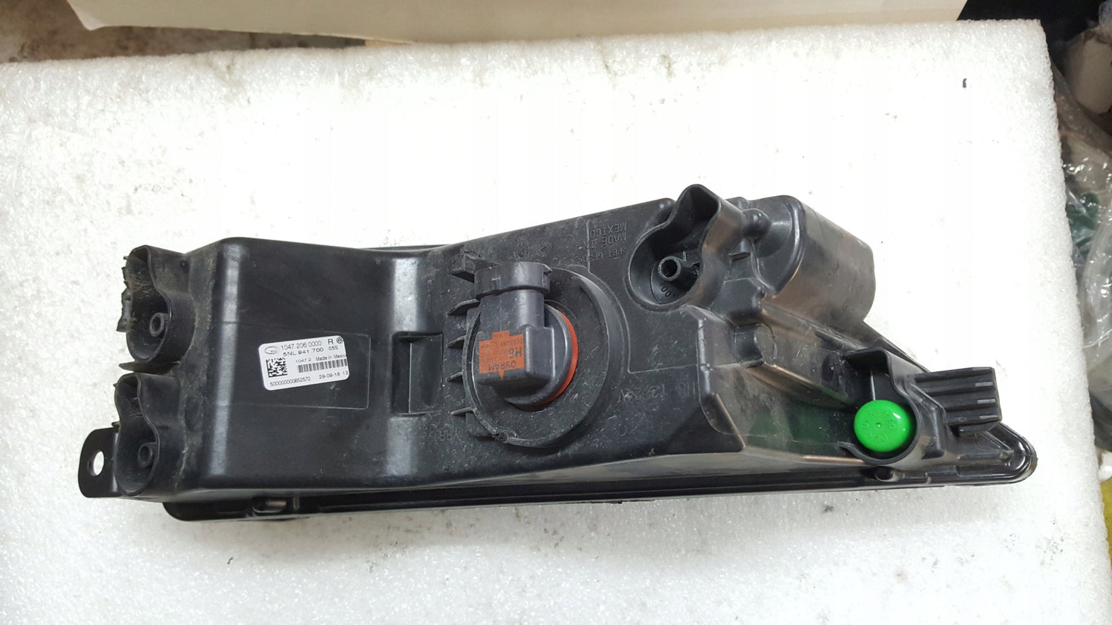 Prawy halogen VW TIGUAN ALLSPACE 5NL941700 demontaż