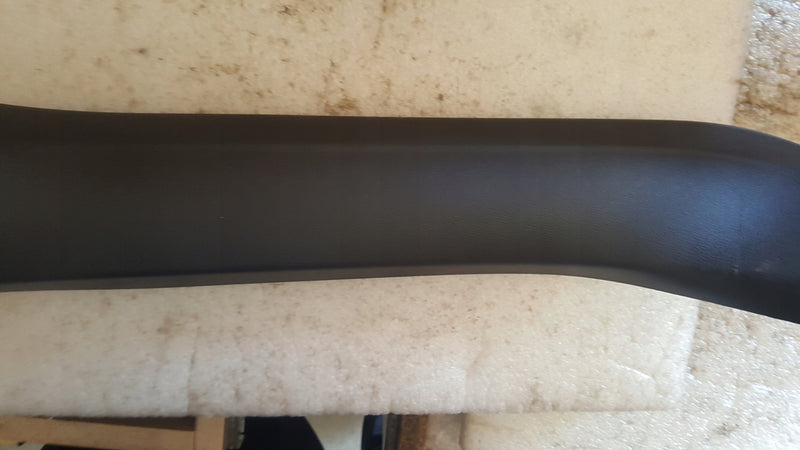 760867604A VW TOUAREG III OSŁONA TAPICERKA KLAPY