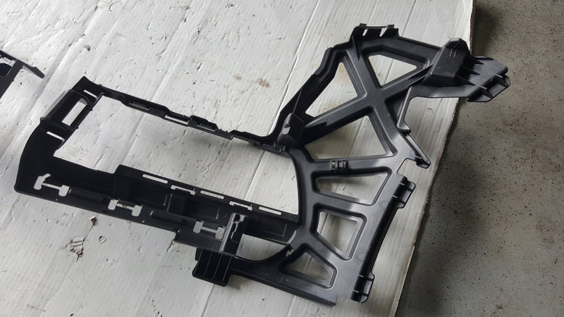 NOWE ORYGINALNE ślizgi zderzaka przedniego VW TOURAN 5TA807723 5TA807724