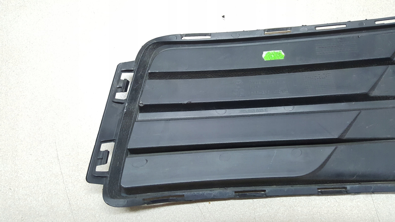 VW CADDY IV 2K5 15- KRATKA LEWA ZDERZAKA PRZEDNIEGO 2K5853665E
