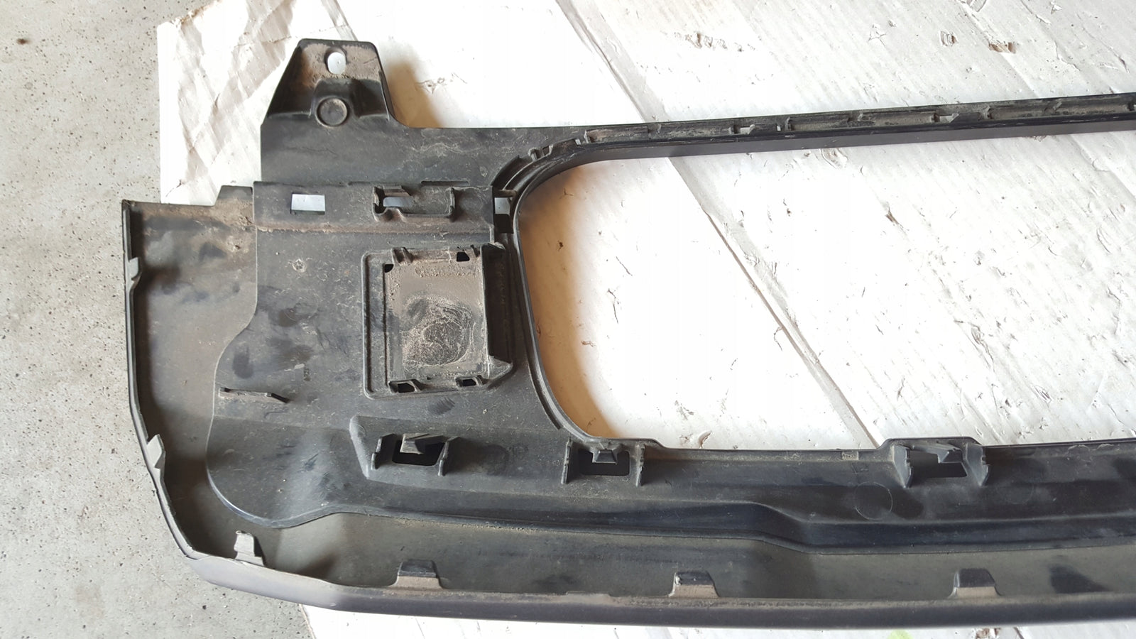 Dokładka dyfuzor zderzaka tylnego AUDI Q7 4M0807941J demontaż