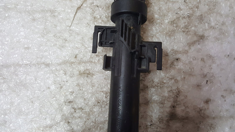 Prawy spryskiwacz reflektora AUDI Q5 8R0955102A