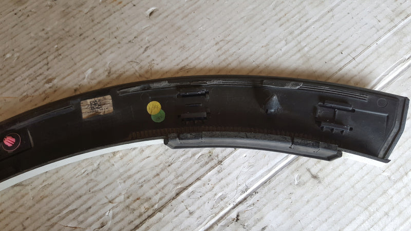 Listwa błotnika prawy tył AUDI Q8 4M8853818