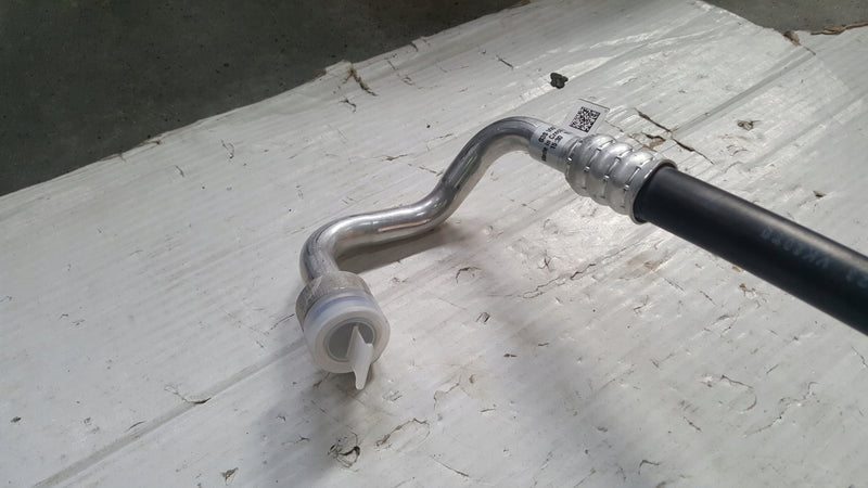 NOWY ORYGINALNY przewód rurka klimatyzacji AUDI A4 (B9) A5 8W0816743BN