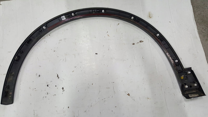 Listwa błotnika prawy przód AUDI Q2 81A853718A