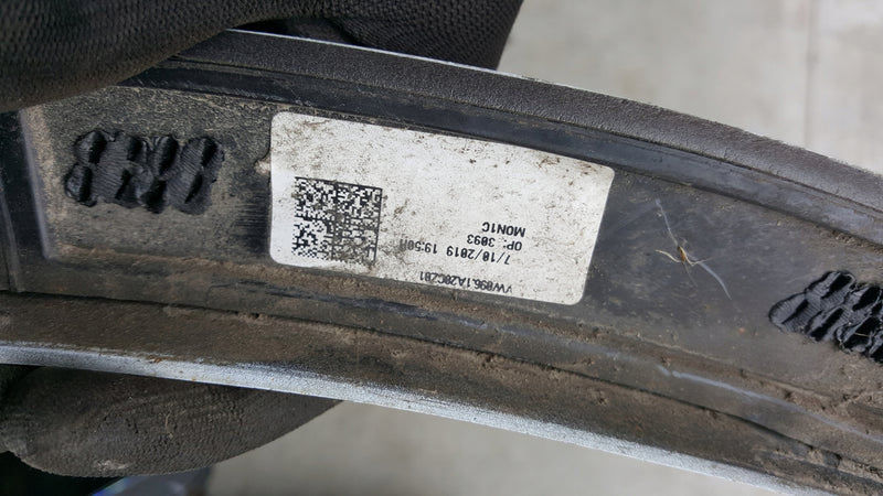 Listwa błotnika prawy tył VW TOUAREG 3 760853818D