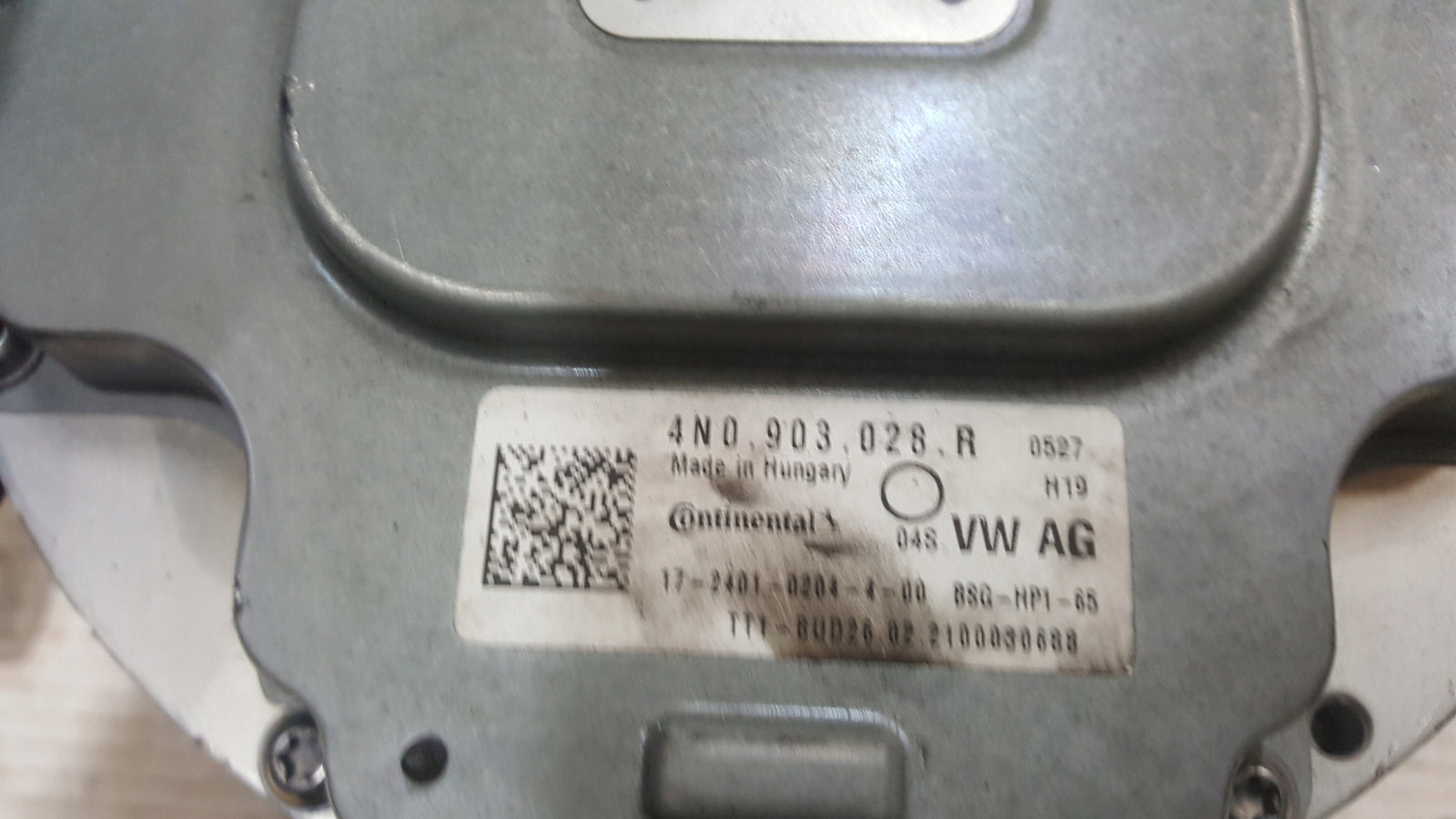 Alternator VW AUDI 4N0903028R demontaż