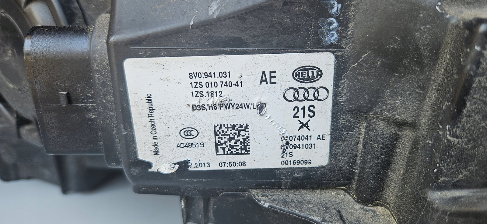 LE bi xenon skrętny LED Audi A3 S3 RS3 8V0941031AE IDEAŁ przed liftem