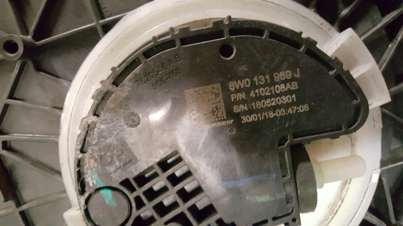 AUDI A4 A5 F5 B9 ZBIORNIK PŁYNU ADBLUE 8W0131878BH