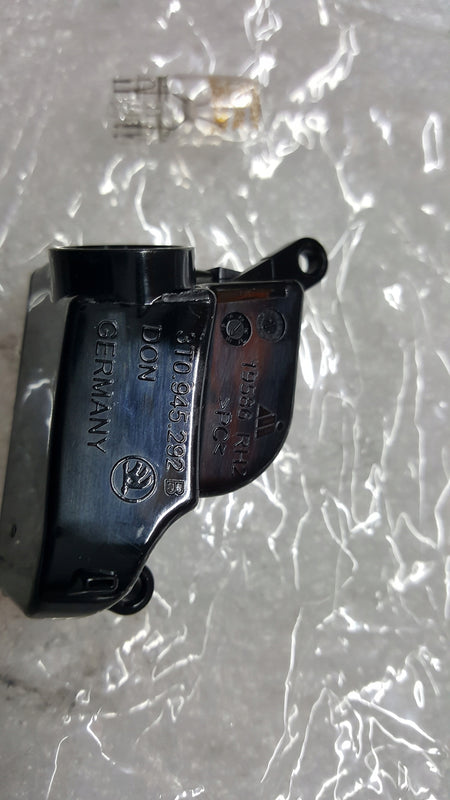 NOWA ORYGINALNA lampka LED lusterka prawego SKODA SUPERB OCTAVIA 3T0945292B