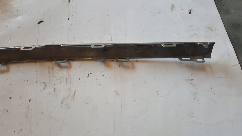 Listwa chrom zderzaka lewy tył VW PASSAT (B8) 3G0853841 demontaż