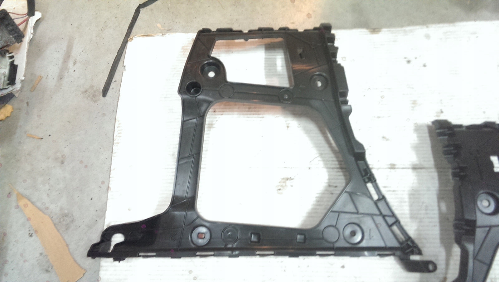 Ślizgi zderzaka L+P tył AUDI Q7 4M0807453A/454A