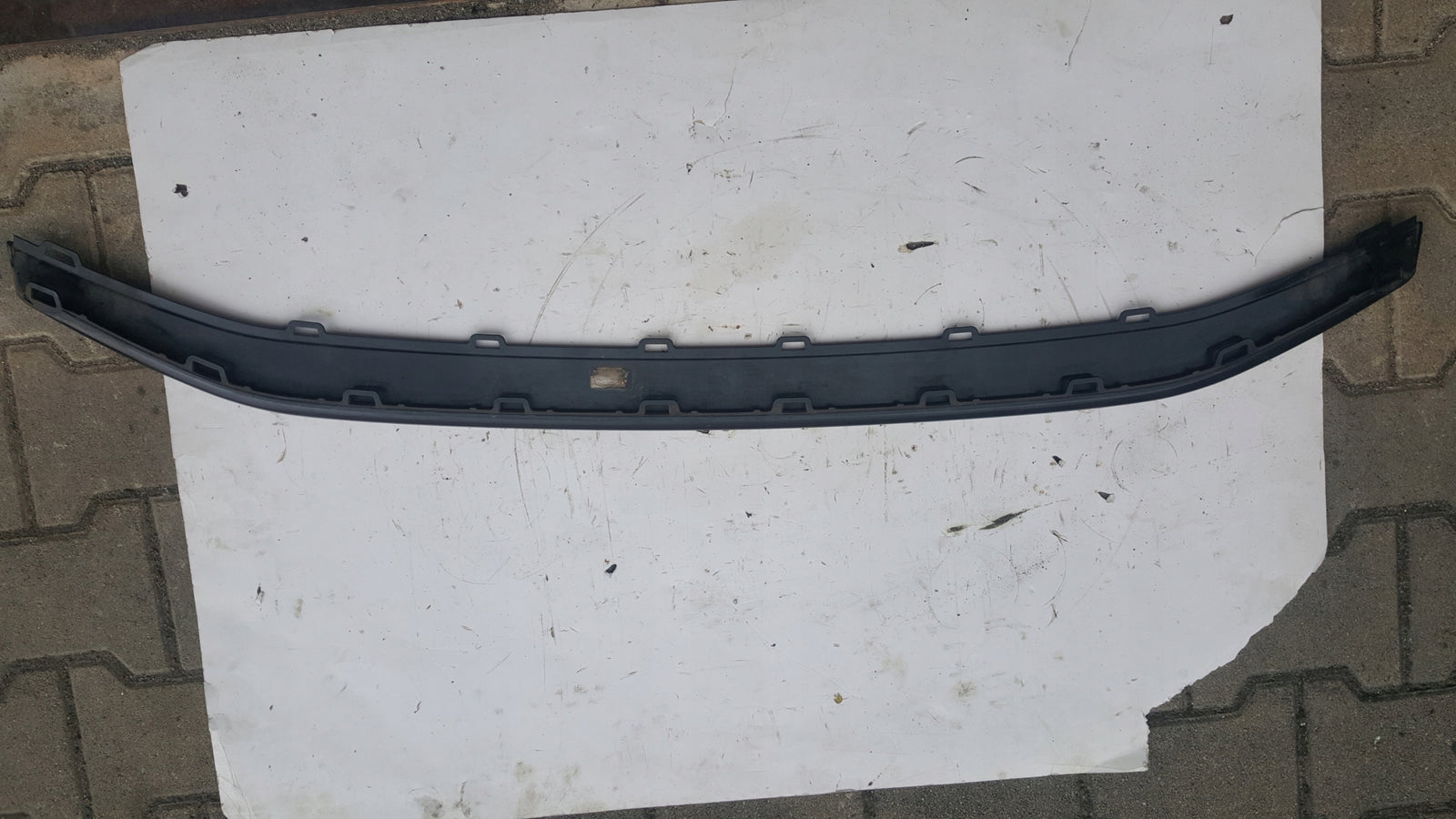 Audi RS4 B9 8W spoiler listwa dolna zderzaka przedniego 8W0807513B
