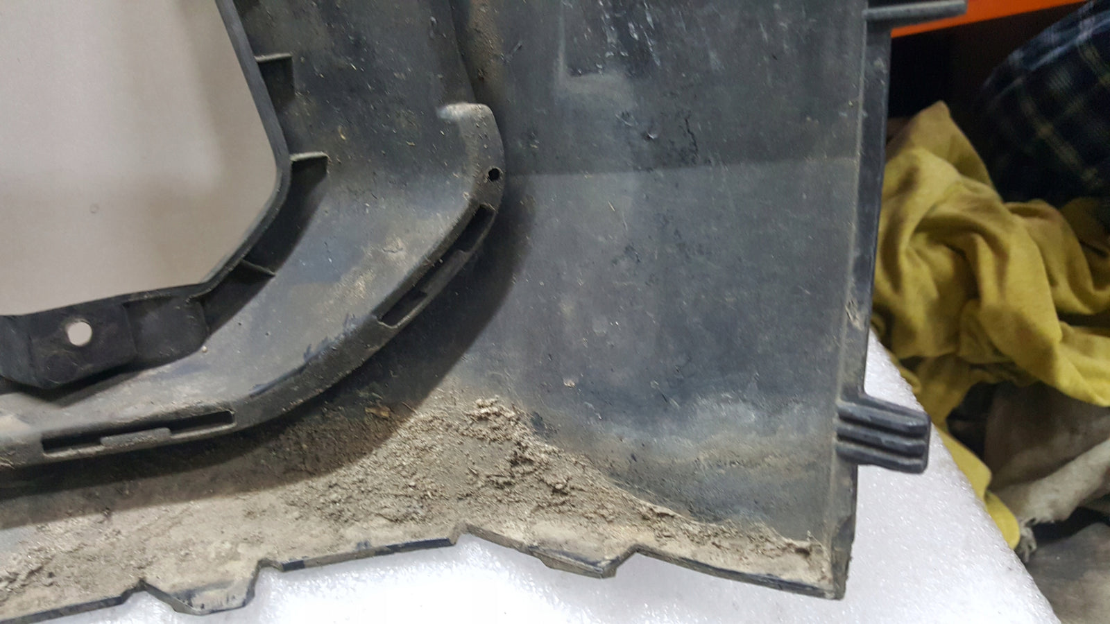 Narożnik zderzaka przedniego prawa strona VW TIGUAN R-LINE 5NA853212C