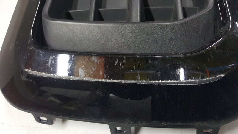 Kratka zderzaka prawy przód VW TOUAREG III 760853666F 760853664A demontaż