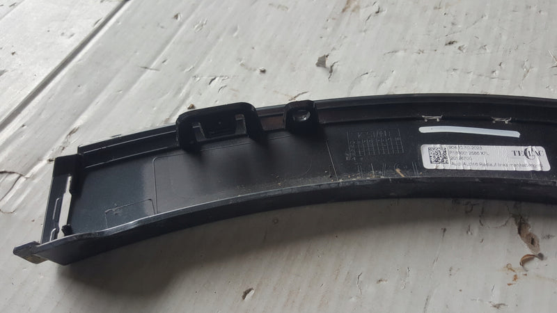 Listwa zderzaka przedniego lewa strona AUDI Q4 e-tron 89A853025F