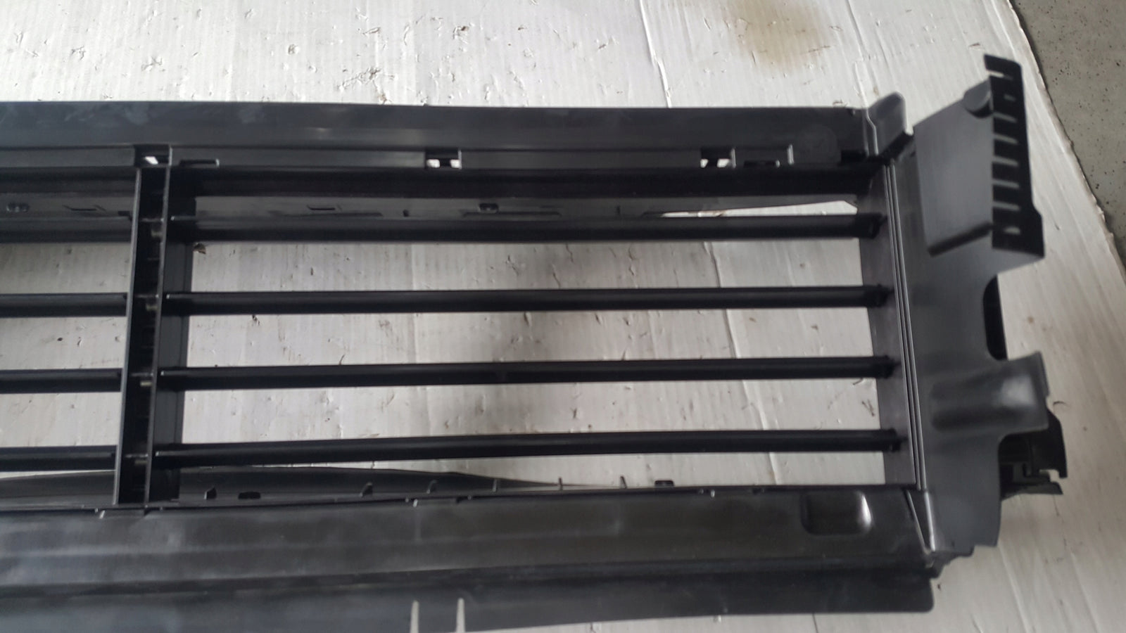 NOWA ORYGINALNA kierownica powietrza żaluzja SEAT LEON 5FA971277