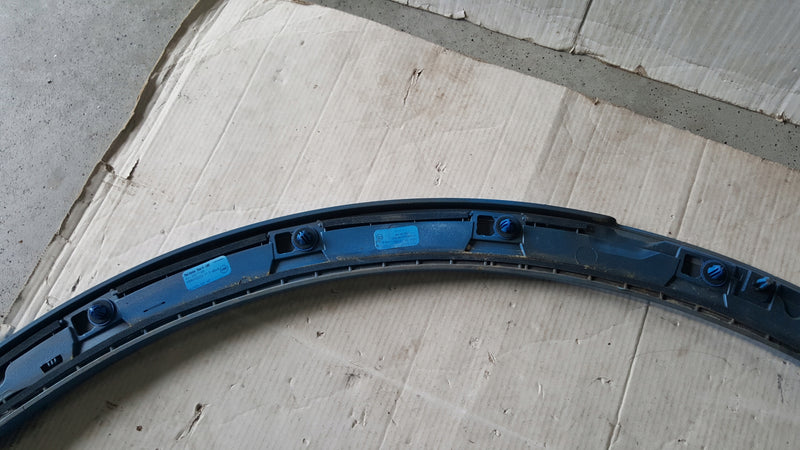 Listwa błotnika prawy tył AUDI Q5 80A853818B demontaż