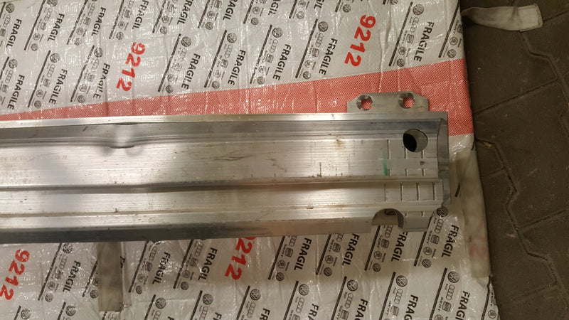 BELKA ZDERZAKA TYŁ WZMOCNIENIE AUDI E-TRON 4KE 4KE807309D 4KE807669A