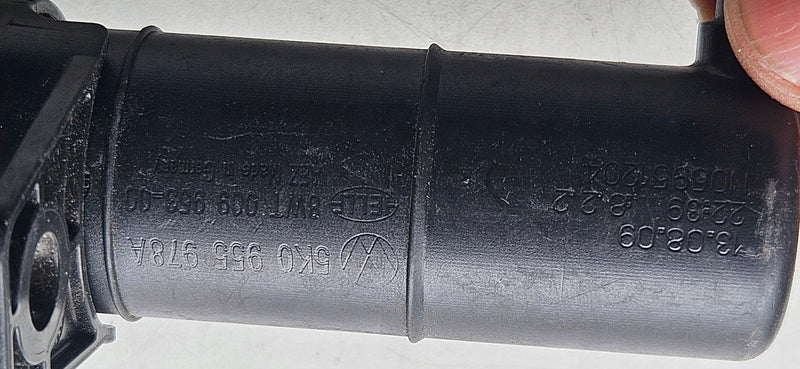 Pr spryskiwacz reflektora VW GOLF 6 5K0955978A wraz z klapką i uchwytem