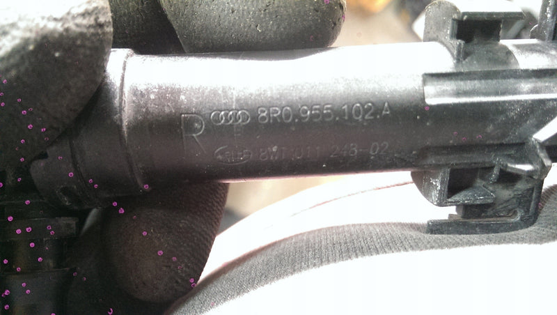 Prawy spryskiwacz reflektora AUDI Q5 8R0955102A