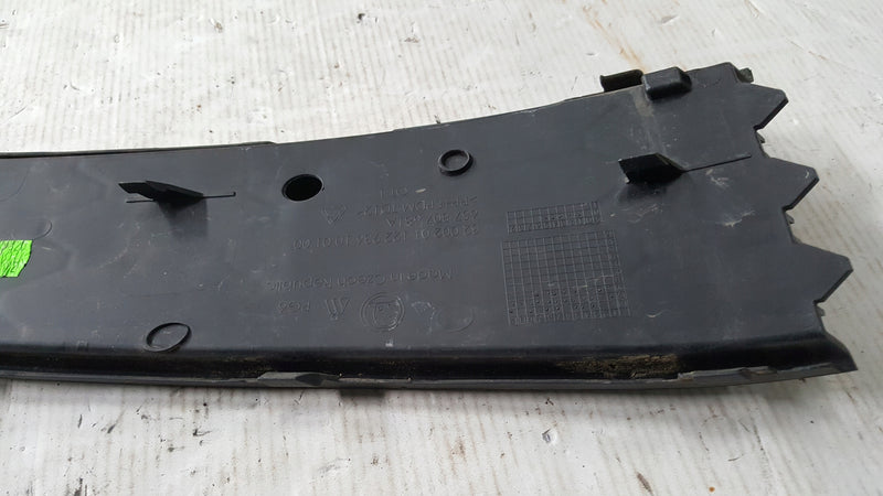 Kratka zderzaka lewy przód SKODA SCALA 657807681A