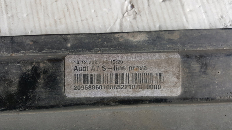 Listwa nakładka progowa prawa strona AUDI A7 S-LINE 4K8853856A demontaż