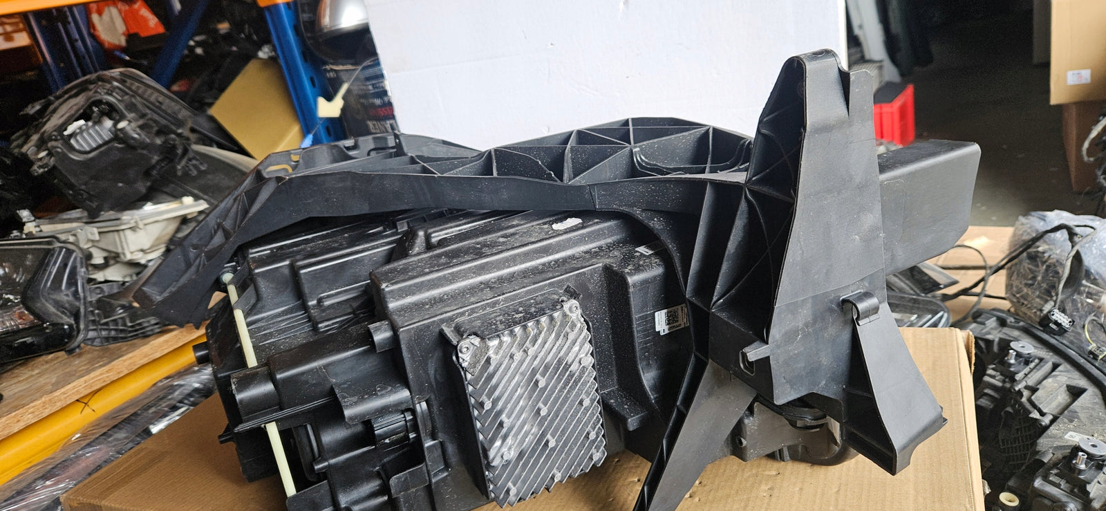 89A941036F Pr kompletny Matrix laser AUDI Q4 E-TRON + platforma mocująca