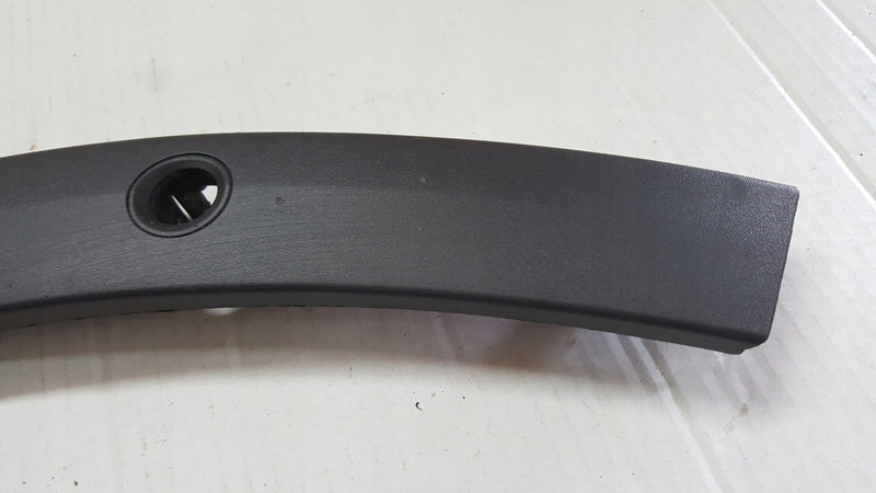 Listwa błotnika prawy przód SEAT ARONA 6F9854828 demontaż